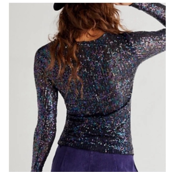FREE PEOPLE GOLD RUSH IRRIDESCENT BLACK SEQUIN TOP SMALL - Picture 4 of 6